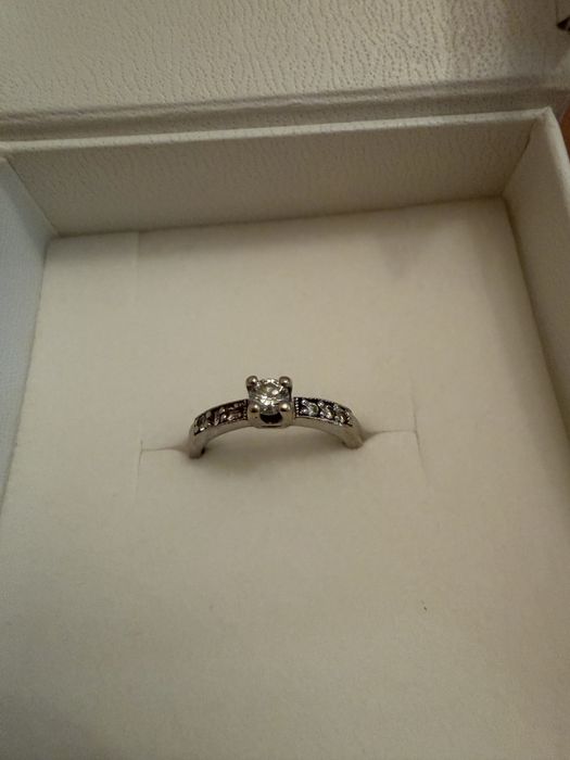 Златен годежен пръстен с брилянти – 14К