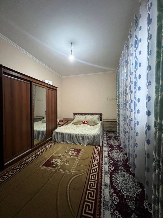 Гулистонда ховли уй сотилади