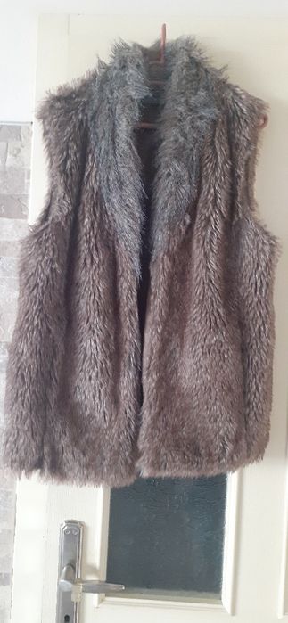 Дамски елеци спортни и елегантни