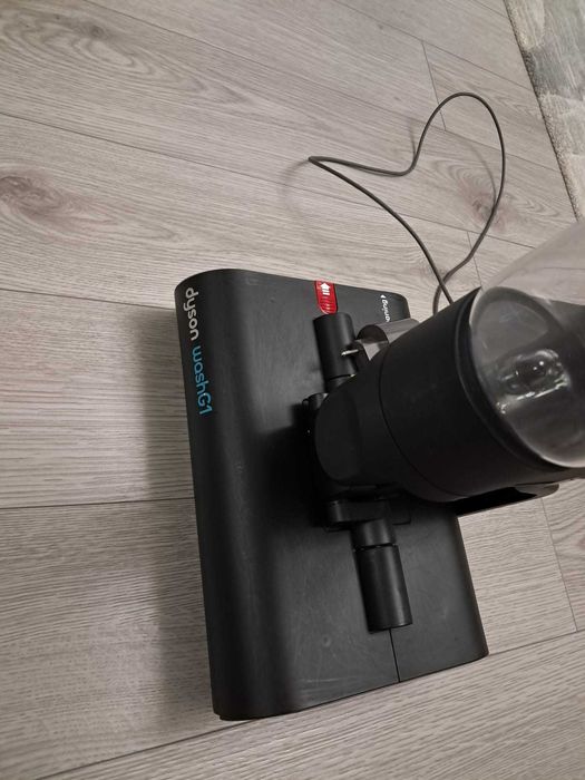 Aspirator vertical fara fir cu spalare Dyson
