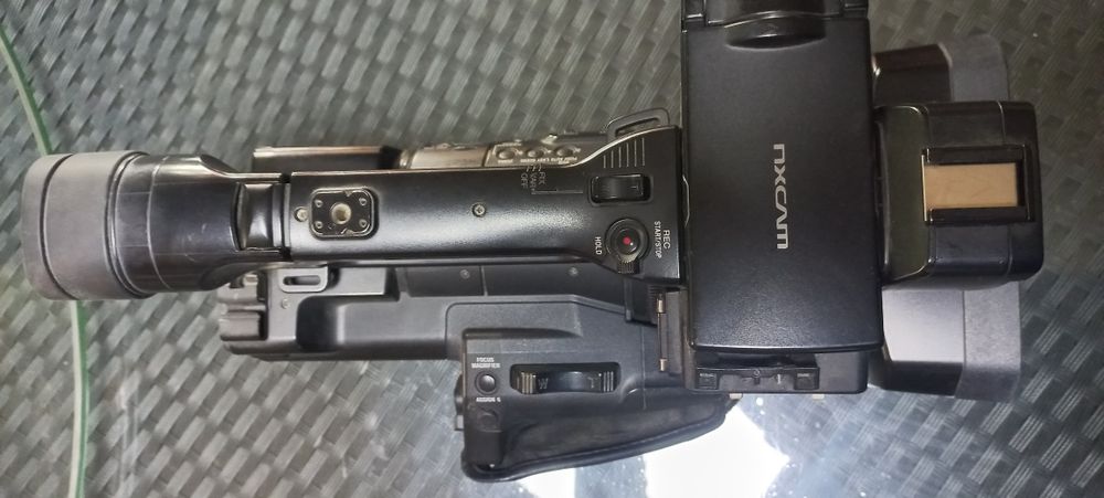 Видеокамера Sony HXR-NX3