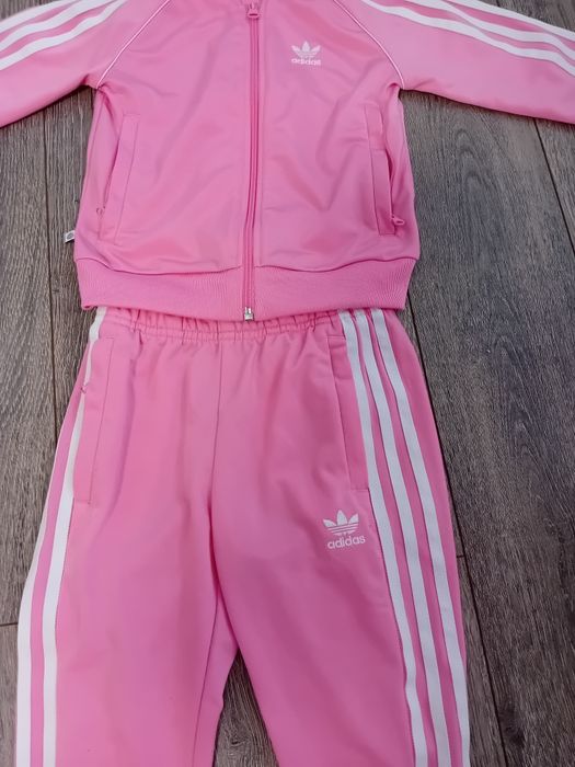 Vând trening adidas 5/6