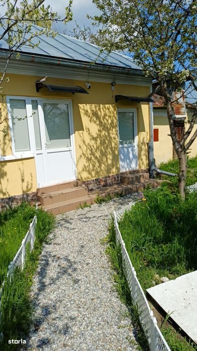 Proprietar,casa renovata ,teren 2000 mp deschidere 113 m,Farcasele Olt