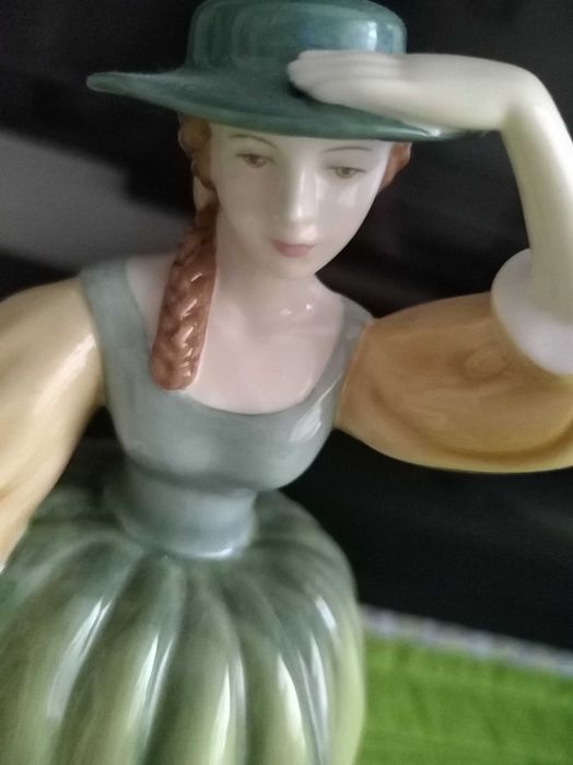 Порцеланови статуетки Coalport  & Royal Doulton