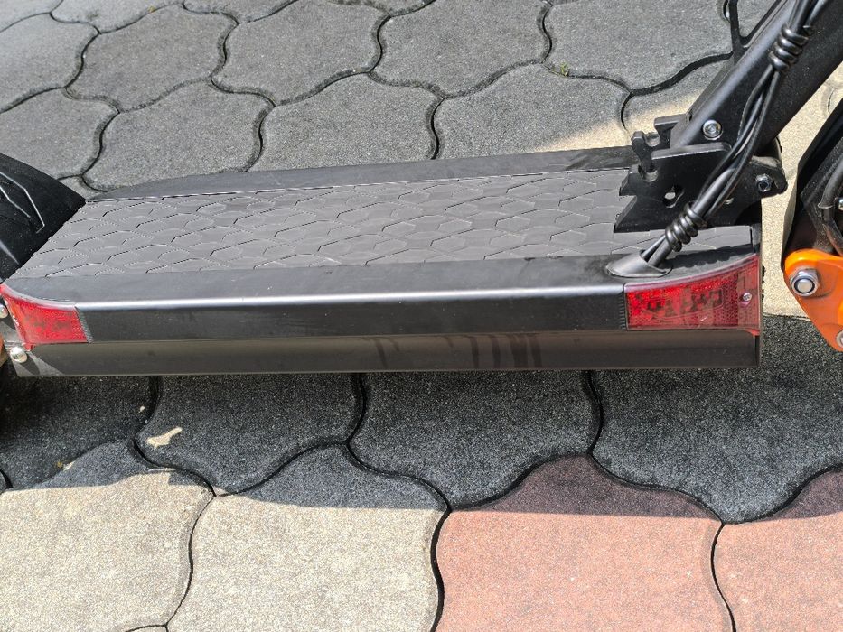 Vând trotinetă electrică Joyor t10 – în garanție