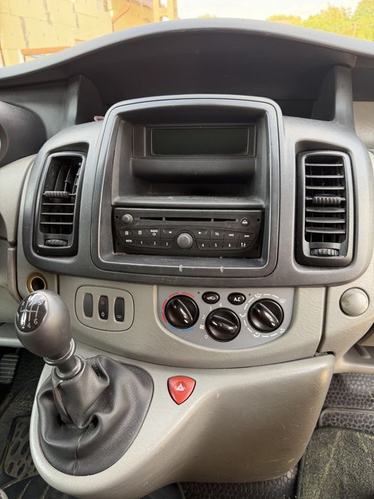 Opel vivaro 2011