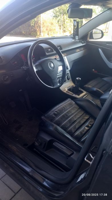 Продавам VW Passat FSI