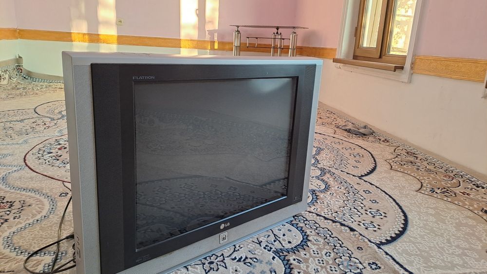 Televizor LG sotiladi. Телевизор LG сотилади