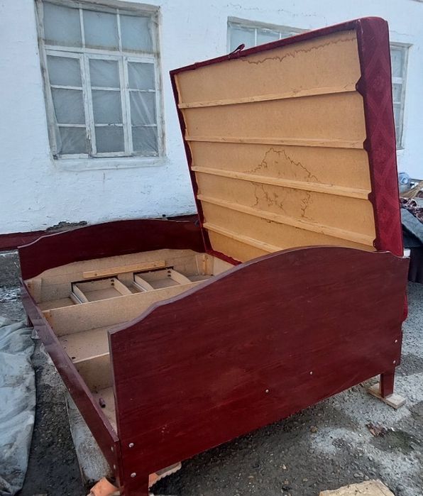 Спальни сотилади.Тез ва арзон нархда