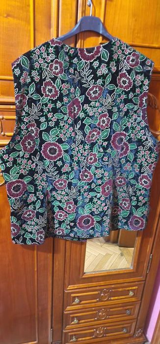 Vând vestă catifea