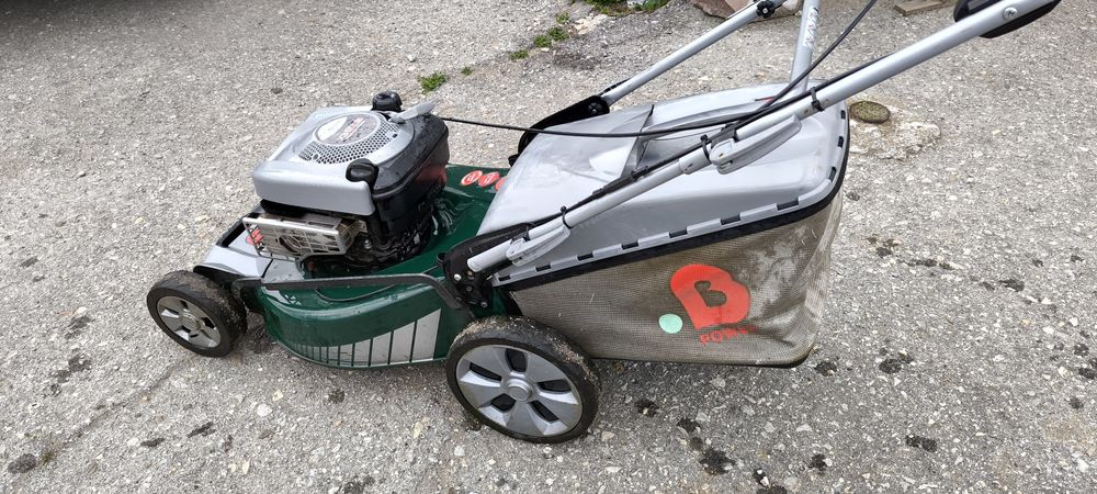 Бензинова самоходна косачка