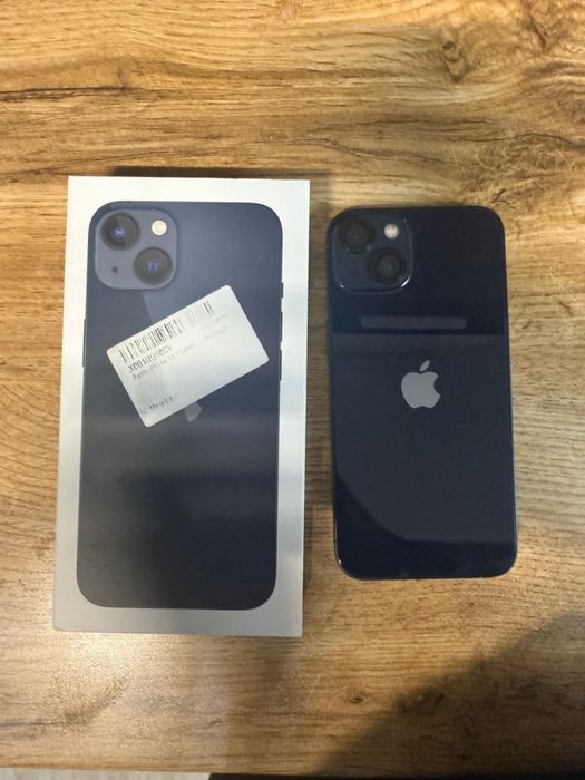 iPhone 13 темно синий