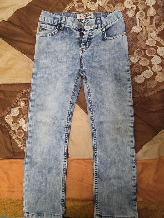 Продам джинсы для мальчика