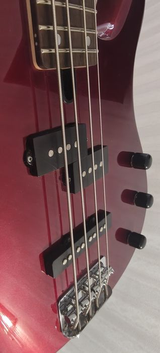 Бас-гитара Yamaha TRBX174 Red Metallic