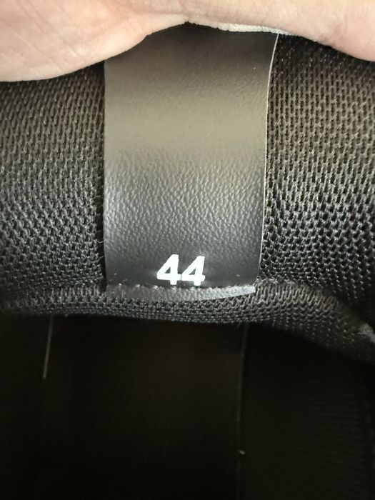 Louis Vuitton skate 44