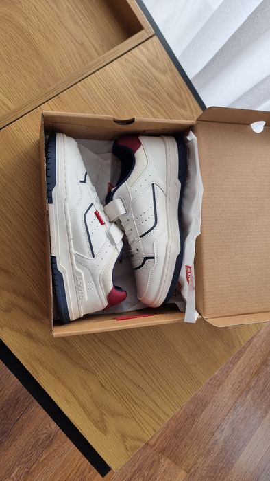 Adidasi Levi's Kids marimea 35