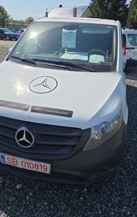 Vând Mercedes Vito an 2017 .7800 euro RAR făcut