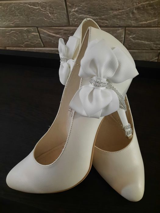 Продам туфли лодочки