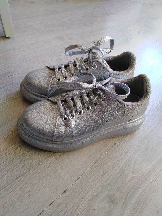 Детски маратонки адидас за момче и спортни обувки за момиче 36н.