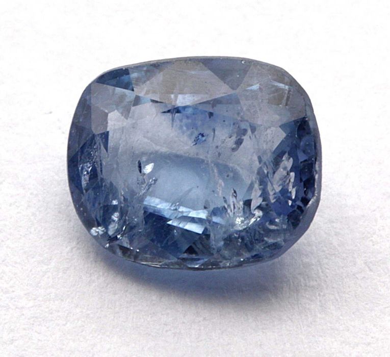 Сертифициран естествен виолетов Сапфир – 0,84 карата