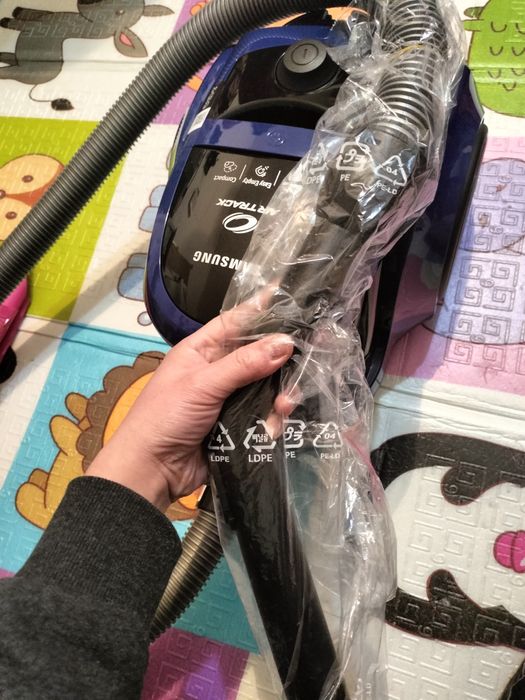 Новый пылесос с каробкой