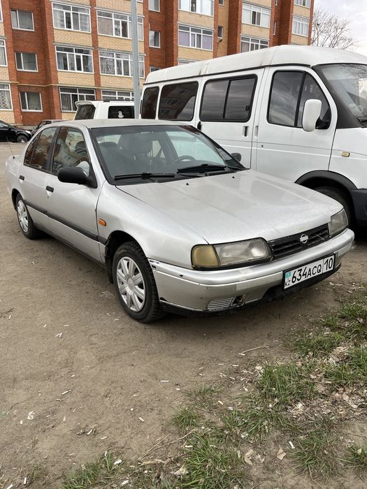 Nissan Primera P10, 2.0 1992