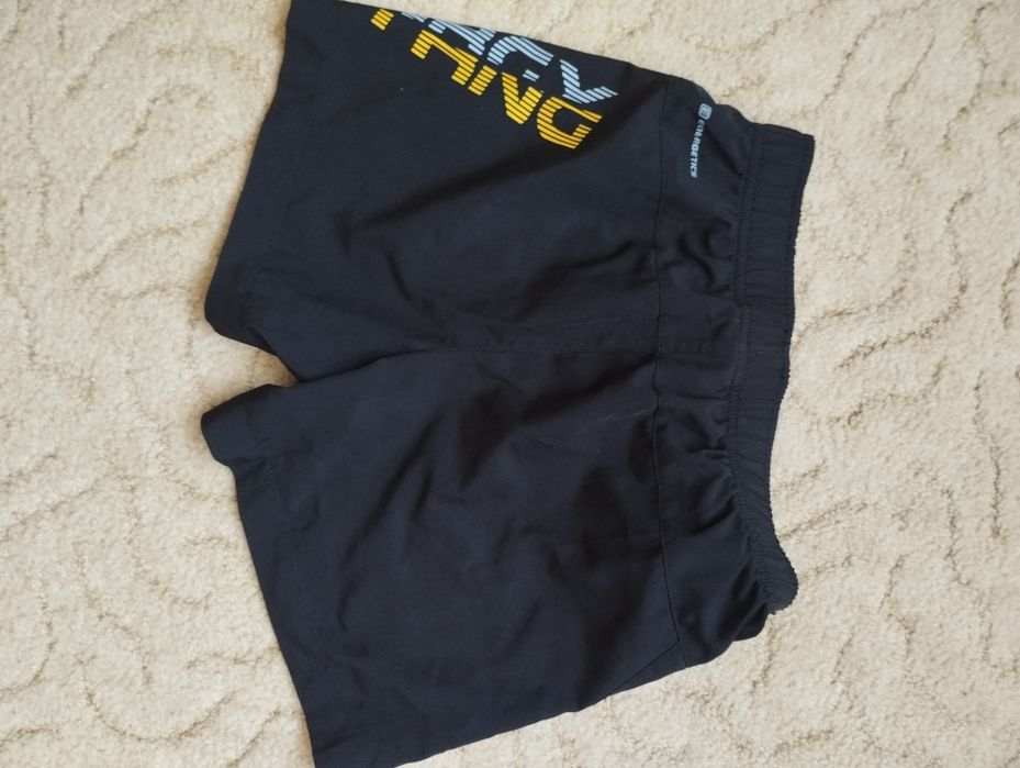 Set de trei perechi de pantaloni pentru băieți/10 ani