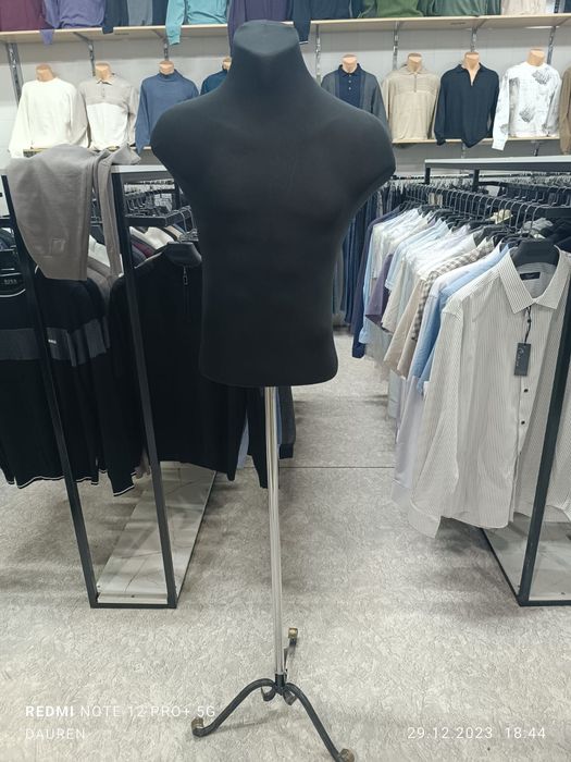 Продам манекен цена договорная