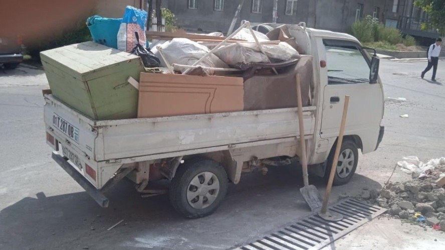 Вывоз стройтельного мусора и хлама старых мебель.