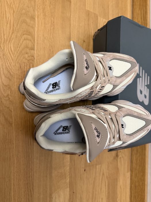 Adidasi New Balance 9060