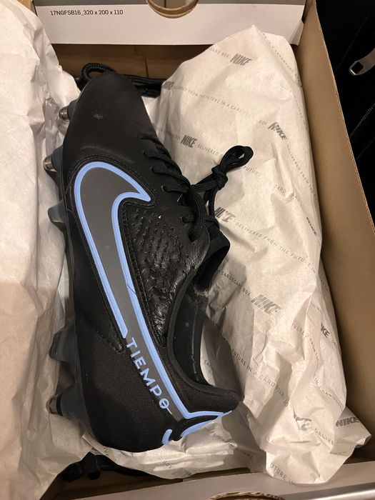 Найк nike tiempo 42