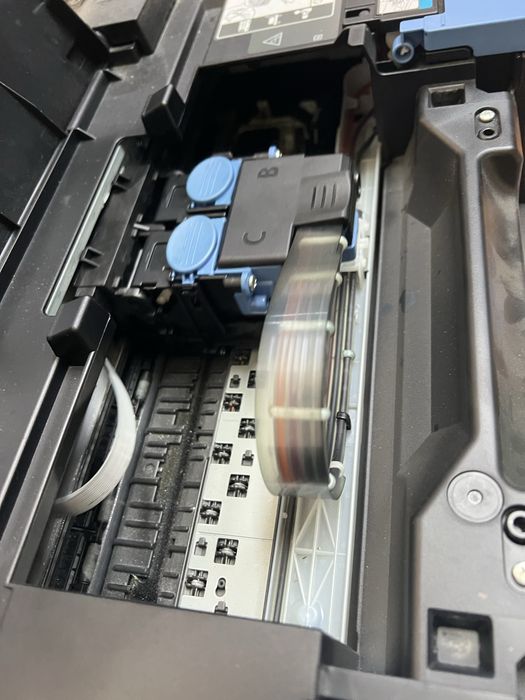 Продается цветной принтер canon 1410