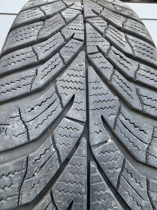 Kumho 175/70/14 зимни гуми