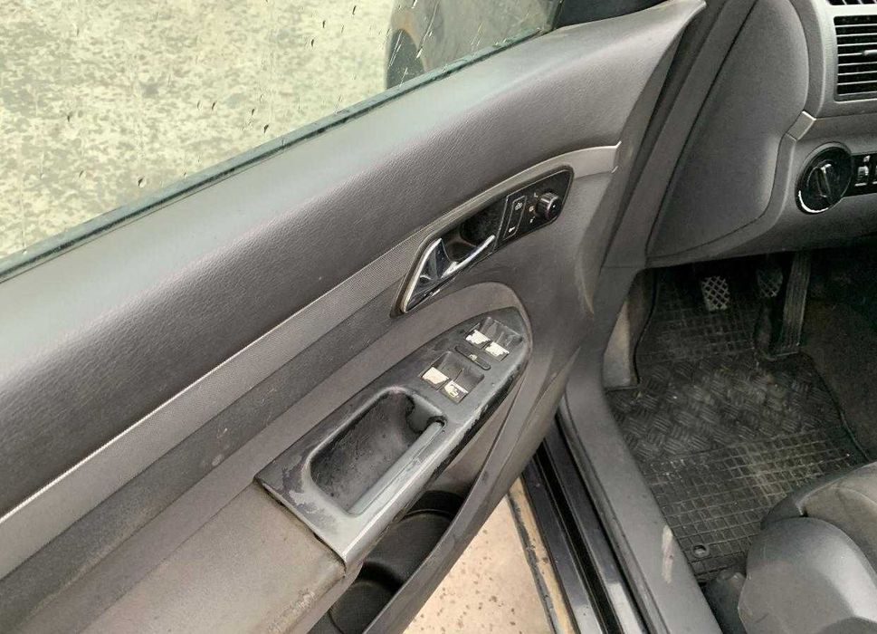 Piese VW Touran 2.0  - azv