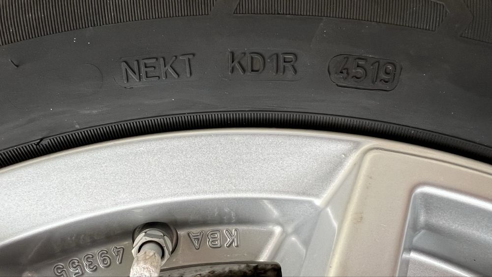 Джанти DEZENT 17 5x114.3 + Гуми 215/60 - ПЕРФЕКТНИ !!!