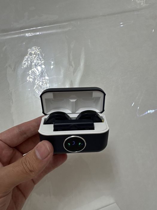Q81 wireless microphone