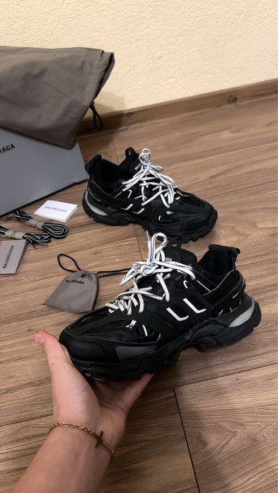 Balenciga trak led