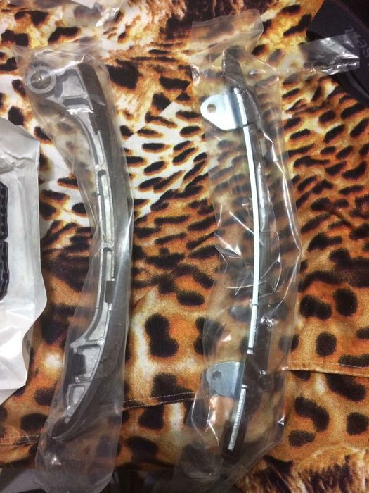 Продам комплект цепи ГРМ