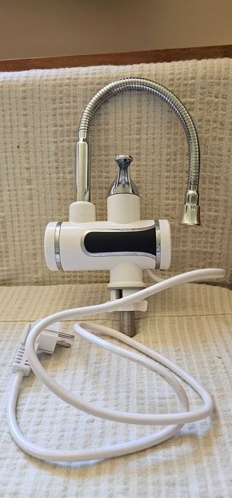 Електрически проточен водонагревател