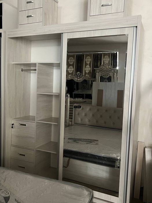 Спальный гарнитур