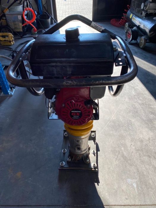 Трамбовка пачи крак 75 кг под НАЕМ Rentex София