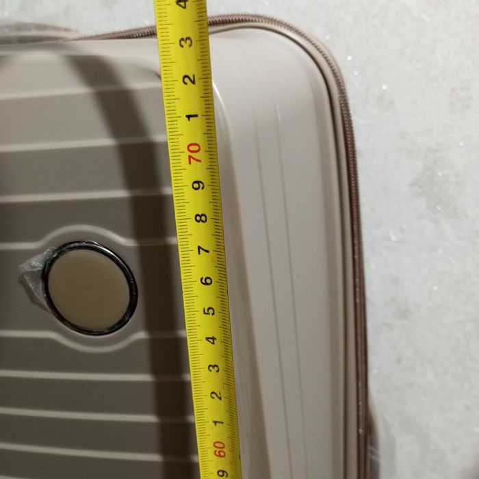 Продам чемодан большой