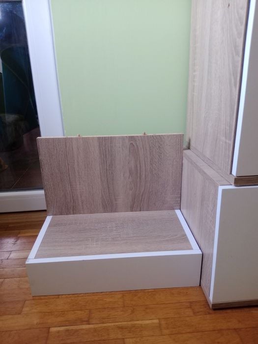 Гардероб 2 бр., нощно шкафче и скрин