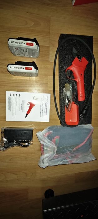 Акумулаторна Професионална ножица STIVO