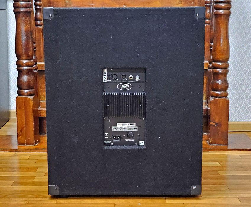 Активный сабвуфер PEAVEY PV118D