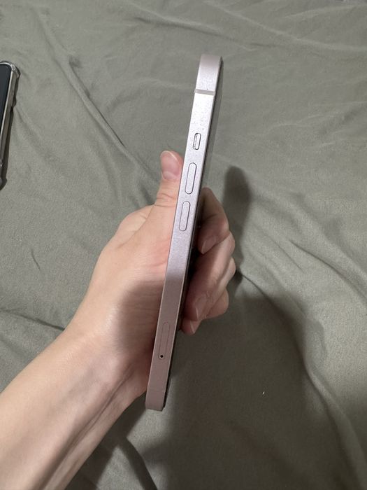 Продаю айфон 13, 256 гб