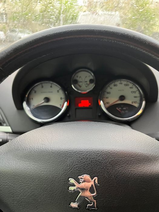 Peugeot 207 an 2007 1.6 benzina