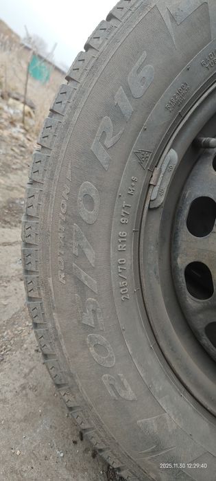 Колеса в сборе, R16, с колпаками.