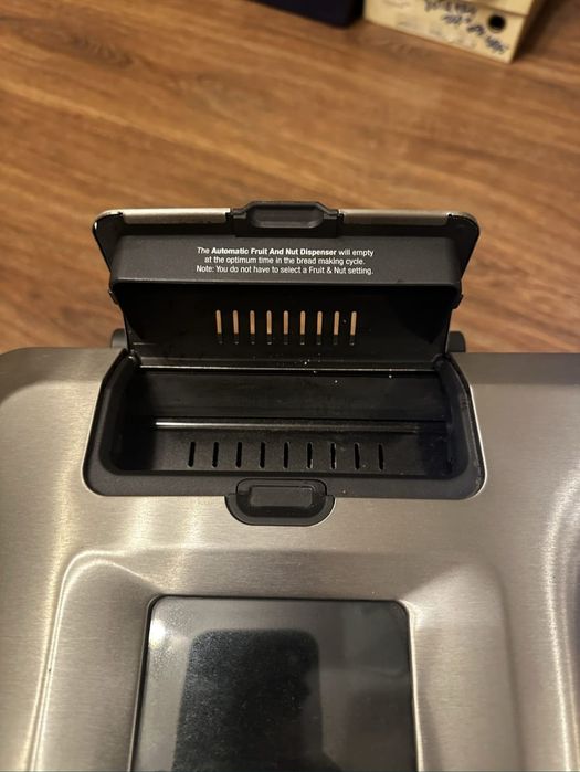 Новая хлебопечь BORK X800.