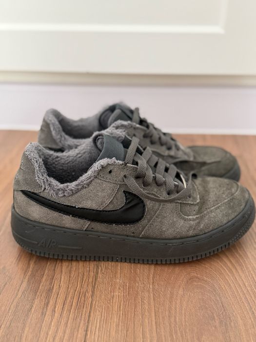 Кроссовки Nike Air Force 1 Low (замша, утеплённые)